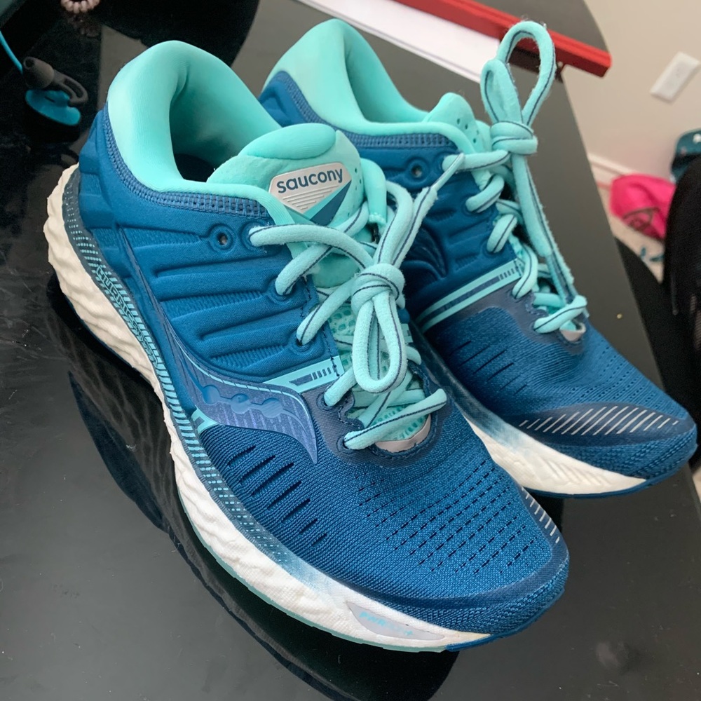 Saucony Hurricane 22 W7